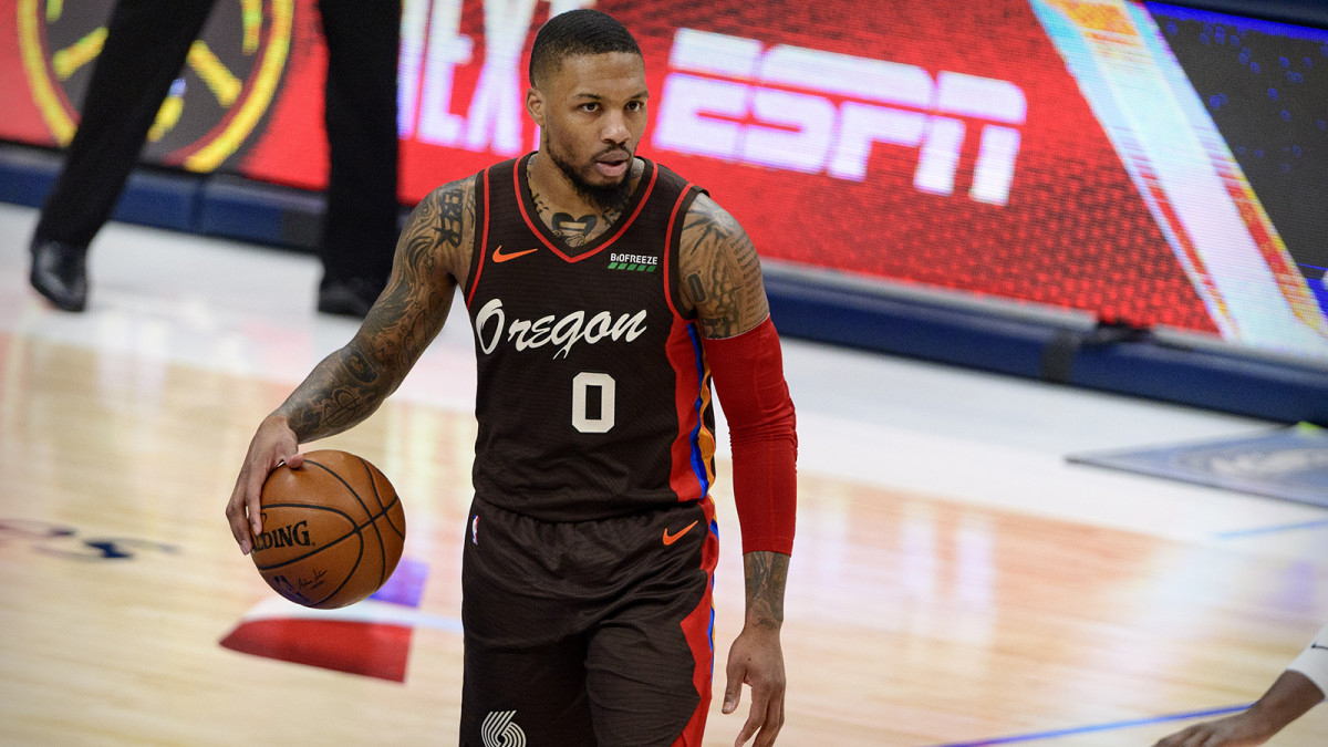 Damian Lillard with a throwback jersey